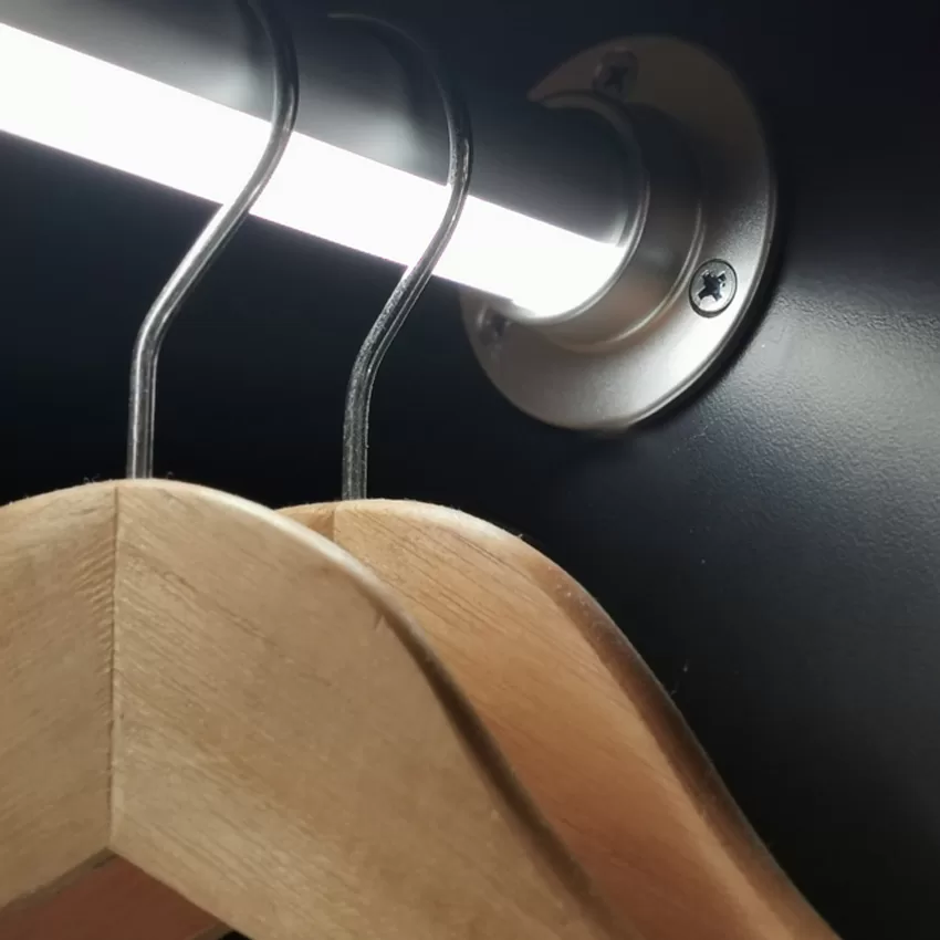 LED Closet Rod 110c